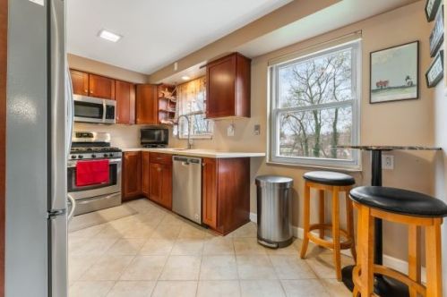 1491 Mohican Dr, Pittsburgh PA 15228-1613 exterior