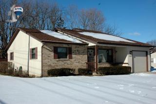 1954 Sandy Creek Dr, Hoffman Estates, IL 60123-2573