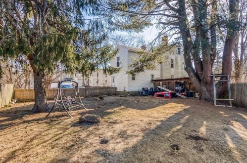 53 Main St, Deep River CT 06417-1804 exterior