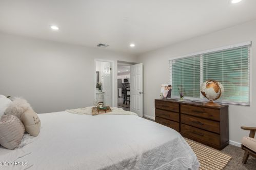 2502 22 Ave, Phoenix AZ 85009-1926 exterior