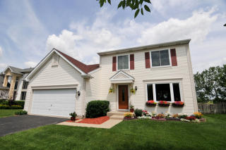 1532 Oxford Cir, Volo, IL 60030-7935