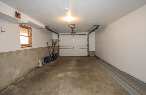 87 Blacksnake Rd, Seabrook NH 03874-4310 exterior