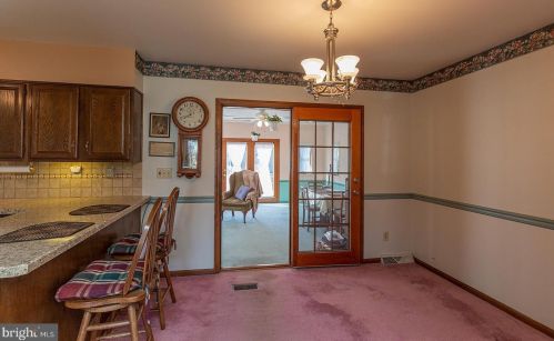 140 Longfellow Dr, Lancaster PA 17602-4048 exterior