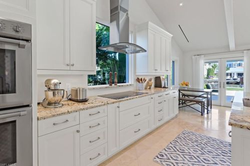 253 Conners Ave, Naples FL 34108-2124 exterior