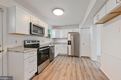 470 Long Towne Ct, Glen Burnie, MD 21061-6144