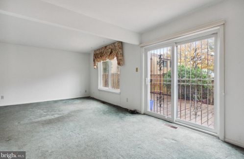 3110 Apple Rd, Washington DC 20018-1605 exterior