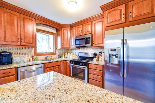 14 Bryant Dr, Jackson Twp NJ exterior