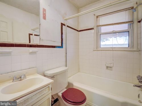 432 Orange St, Washington DC  20032-1622 exterior