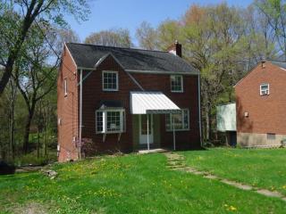 6932 Hilldale Dr, Pittsburgh, PA 15236-3635