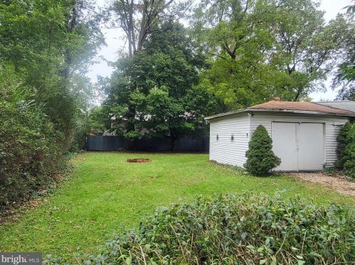 10 Elmwood Ave, Manor PA 19036-1908 exterior