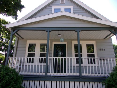 1633 Saveland Ave, Milwaukee, WI 53207-4022