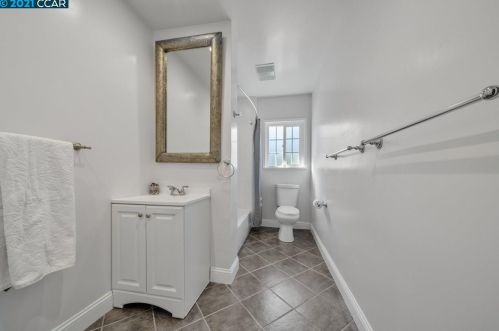 1900 El Dorado Ave, Berkeley CA 94707-2405 exterior