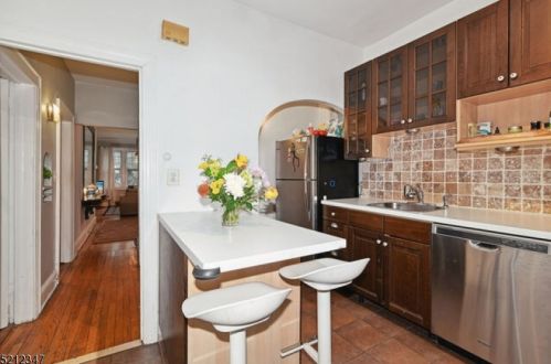 654 Blvd, Union City NJ 07086-6839 exterior