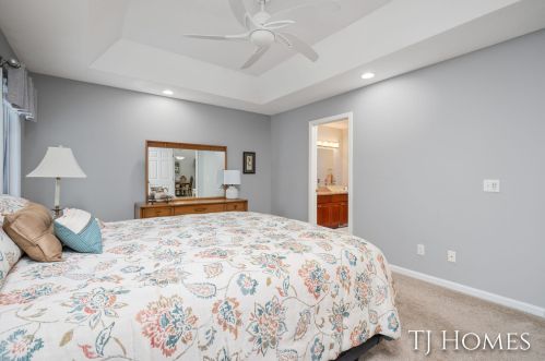 2036 Palmerton Ct, Grand Rapids MI 49505-7159 exterior