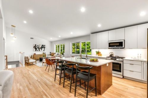 1639 Crestline Dr, Atlanta GA  30345-3820 exterior