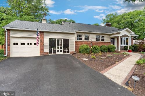 9208 Forest Haven Dr, Alexandria, VA 22309-3203