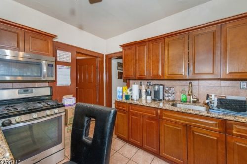 135 7th St, Paterson NJ 07506-3801 exterior