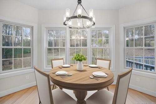 10 Azalea Ln, Ellington CT  06029-3063 exterior