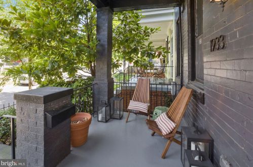 1933 Smt Pl, Washington DC 20002-1353 exterior