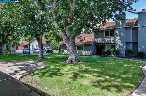 5333 Park Highlands Blvd, Concord CA  94521-3704 exterior