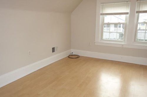 1027 Mirror St, Pittsburgh PA 15217-2645 exterior