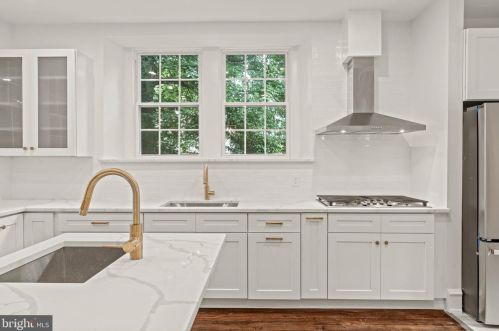 6424 City Ave, Philadelphia PA 19151-2410 exterior