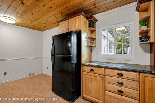 1502 River Ave, Point Pleasant Beach NJ 08742-4366 exterior