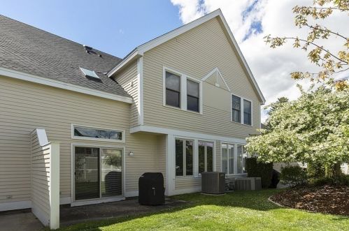 3 Alcott Way, North Andover MA 01845-5817 exterior