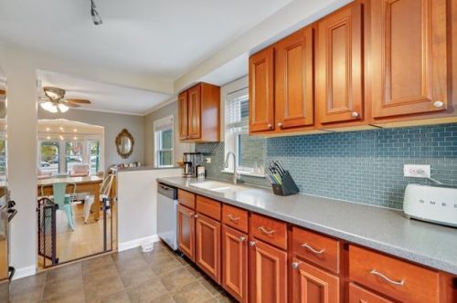 7112 Foster Ave, Chicago IL 60656-1956 exterior