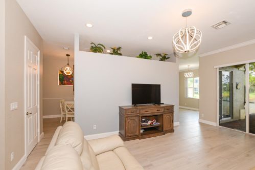 2582 Marshfield Ct, Fort Pierce FL 34953-4369 exterior