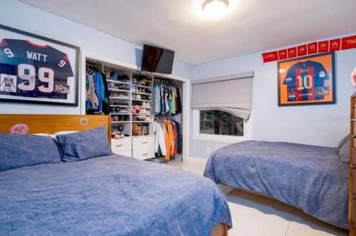 591 Luzon Ave, Tampa FL 33606-3623 exterior