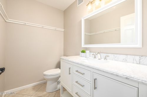 17002 32 Way, Phoenix AZ 85018-3973 exterior