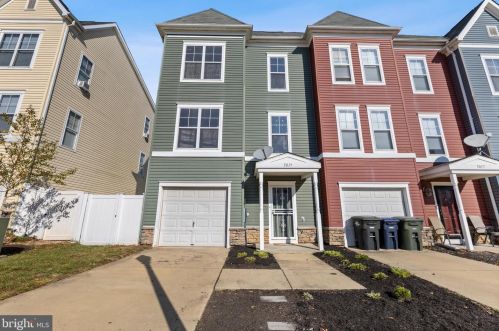 5019 Kimi Gray Ct, Washington, DC 20019-5917