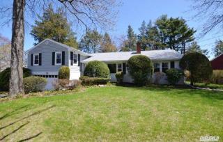 3 Bower Pl, Hunt, NY 11743-2607