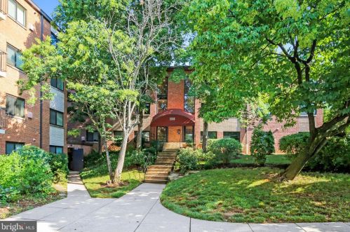 3330 28th St, Alexandria VA 22302-1334 exterior