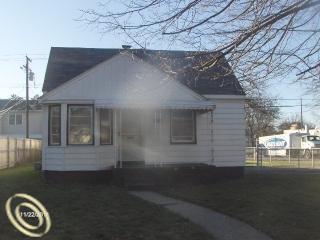 439 Farmdale St, Detroit, MI 48220-1867