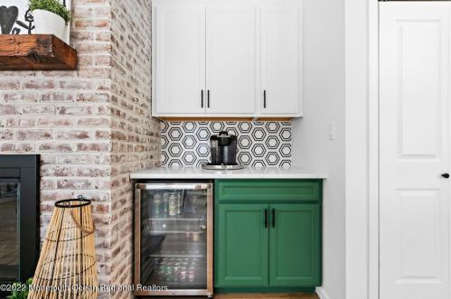 284 Pelican Rd, Middletown NJ 07748-3040 exterior