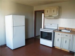 13 1st St, Meriden CT  06451-4018 exterior