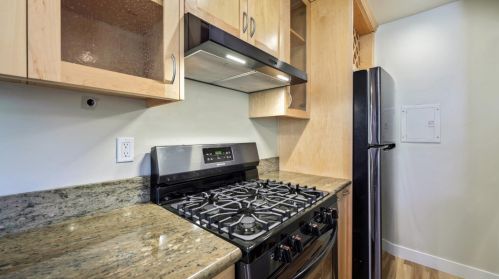 1520 42nd Ave, Capitola CA 95010-3025 exterior