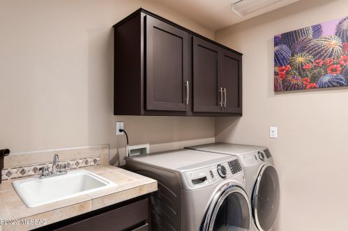 6185 Avenida De Chaparron, Tucson AZ  85750-1244 exterior