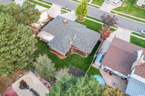 1768 Abbedale Ln, Sandy UT 84092-3723 exterior