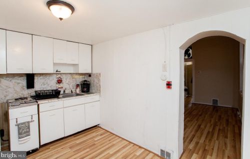 3358 Front St, Philadelphia PA 19106-3001 exterior