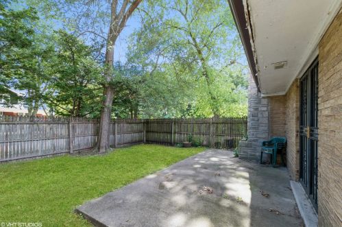 12256 Harvard Ave, Chicago IL 60628-6509 exterior