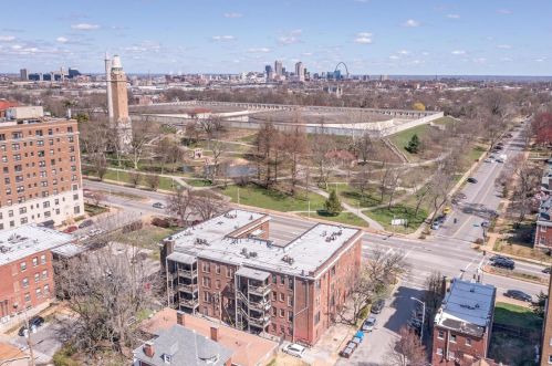 2021 Grand Blvd, Saint Louis MO  63104-1570 exterior