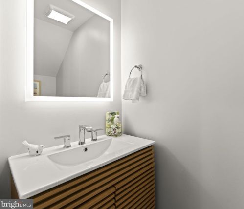 532 Shepherd St, Washington DC  20011-5913 exterior