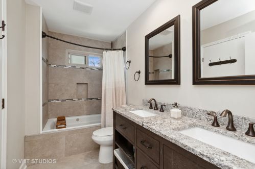 5760 Allemong Dr, Matteson IL 60443-1001 exterior