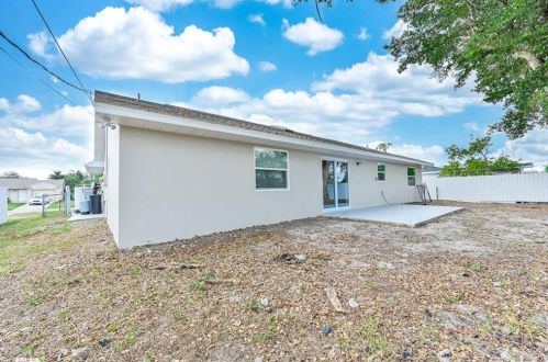 5301 21 Pl, Naples FL 34116-6863 exterior