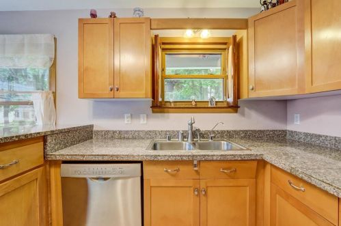 4620 Sumac Pl, Milwaukee, WI 53219-2381