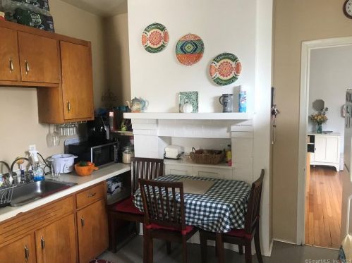 35 Stevens St, Norwalk CT 06850-3805 exterior