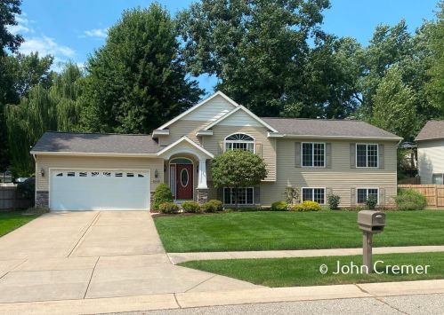 5257 Rischow Dr, Wyoming, MI